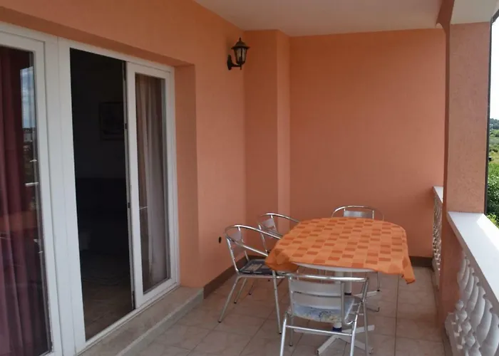 Grgic Πανσιόν 3*